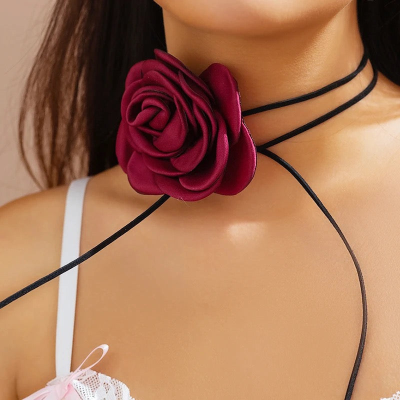 La Rosa Choker