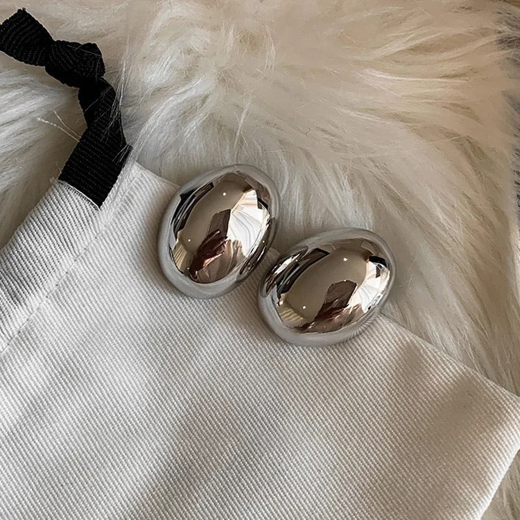 Vivienne Dome Earrings