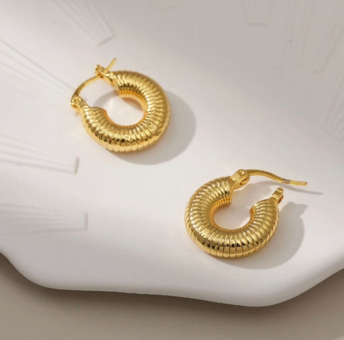 Mila Gold Earrings