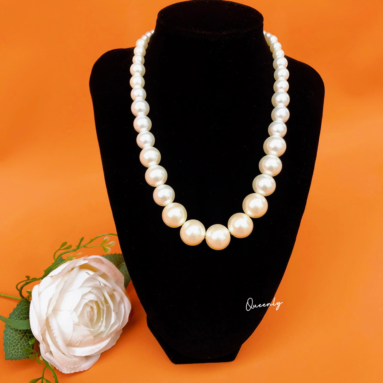 Megan Pearl Necklace